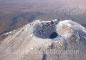 Cratère du Licancabur, plus haut lac du monde