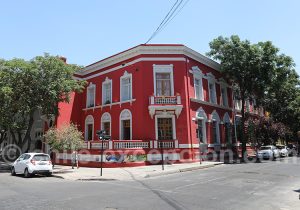 Les façades colorées du barrio Yungay