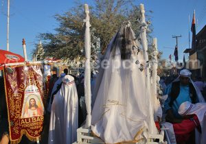 Gratitudes et doléances à la Vierge de La Tirana