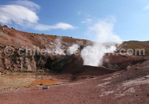 Geysers cachés, coeur de la Cordillère des Andes
