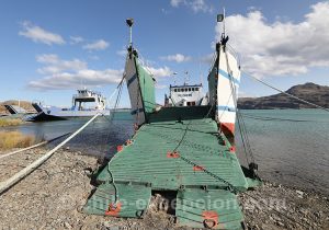32-2 Monter sur le ferry à Puerto Ibañez, Lac General Carrera, Chili