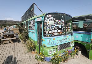 33-16.30.43-16.31.14 Bus restaurant dans le village Cerro Castillo du Chili