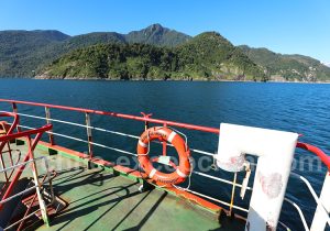 Jonction en bac fjord Reloncavi, Carretera Austral