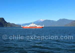 Traversée de l'estuaire du seno Reloncavi en barcaza