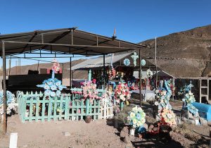 Cimetière en fleurs à Chusmiza
