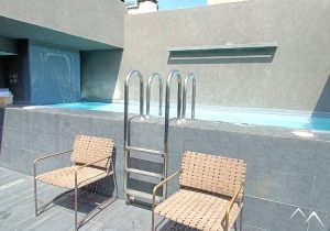 piscine de l'hôtel Ismaël en plein centre de Santiago du Chili piscine de l'hôtel Ismaël en plein centre de Santiago du Chili