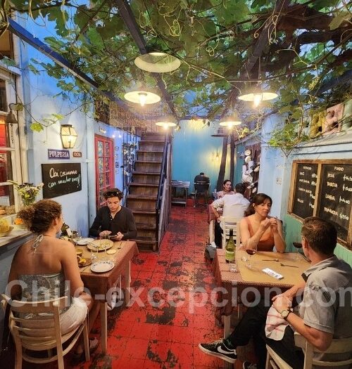 Tables du restaurant la Pulperia Santa Elvira