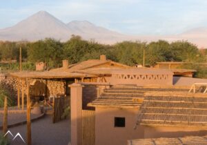 Vue sur le Licancabur depuis l'hôtel Altiplanico, San Pedro de Atacama, Chili