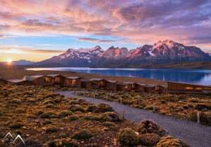 Coucher de soleil sur l'hôtel Auralta, Patagonie, Chili